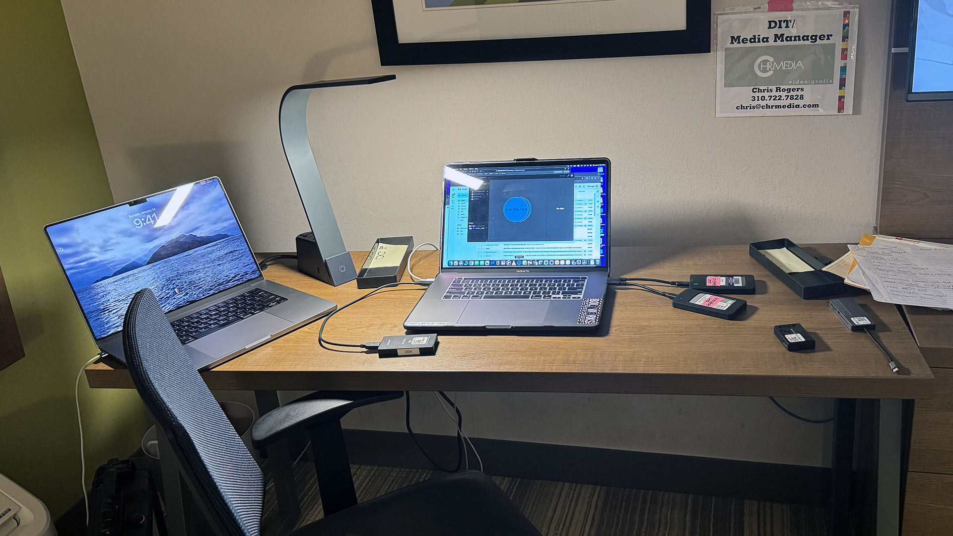 hotel 2 desk